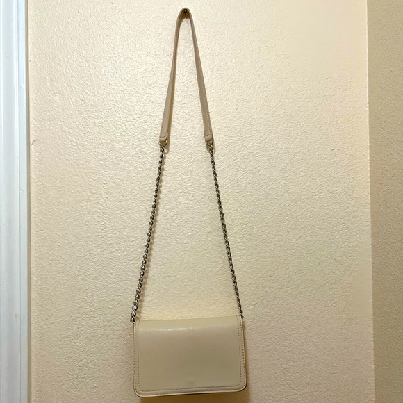 👻 2/$20 item! Forever 21‎ Cream Purse - Picture 1 of 7